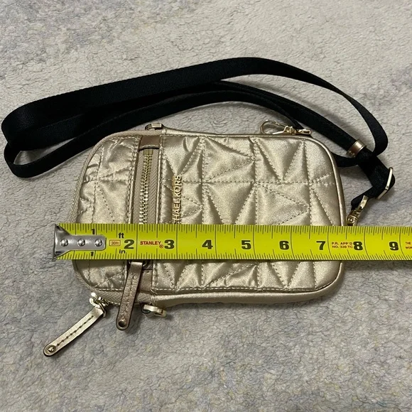 NWOT Michael Kors Winnie Medium Quilted Phone Crossbody Bag In Metallic Gold - Picture 11 of 12